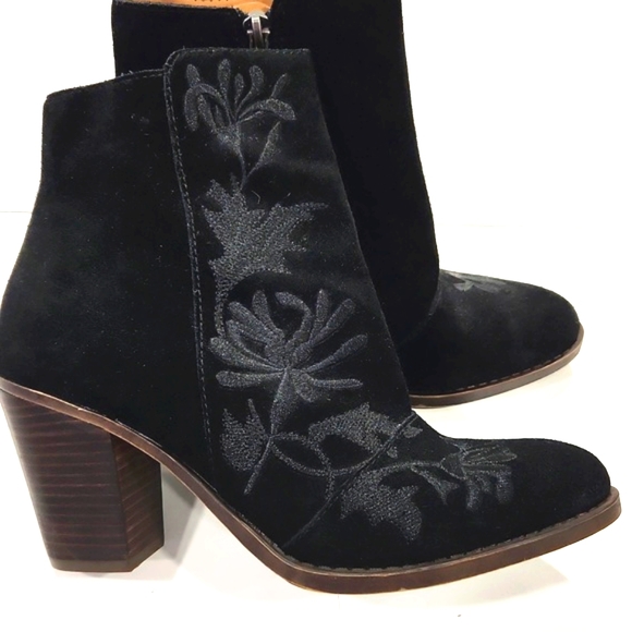 Lucky Brand Eleanor Black Suede Floral Embroidered Zip Up Bootie Size 8 EUC - Picture 10 of 11